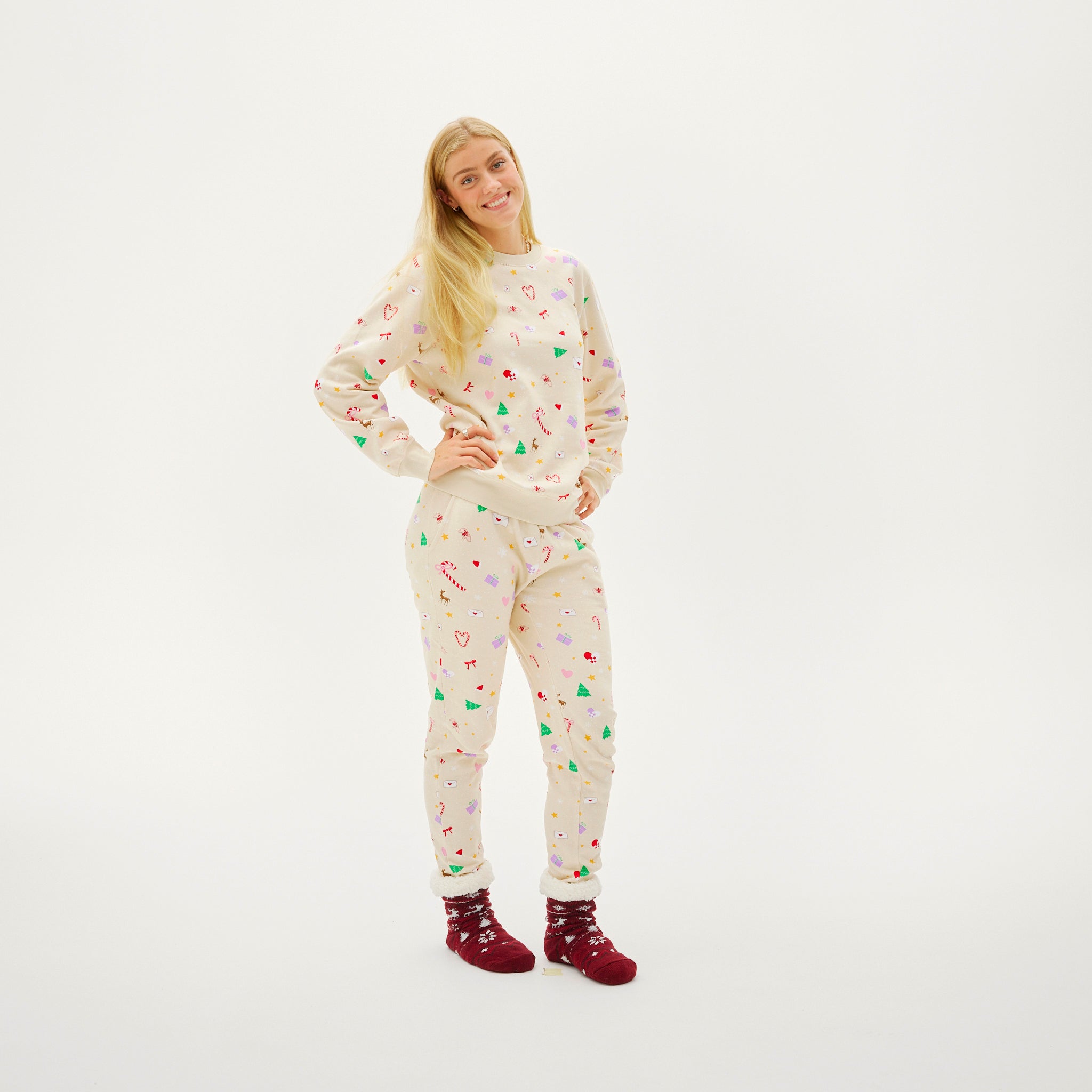 The Beige Christmas Sweat Set - Dame.
