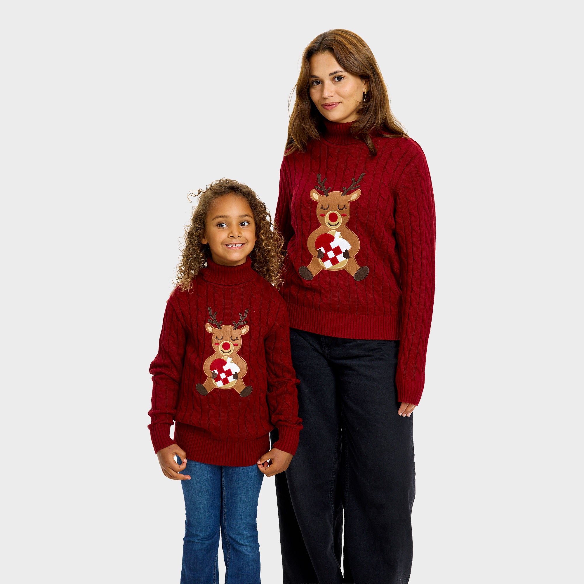 Loving reindeer cable knit julesweater - Dame.